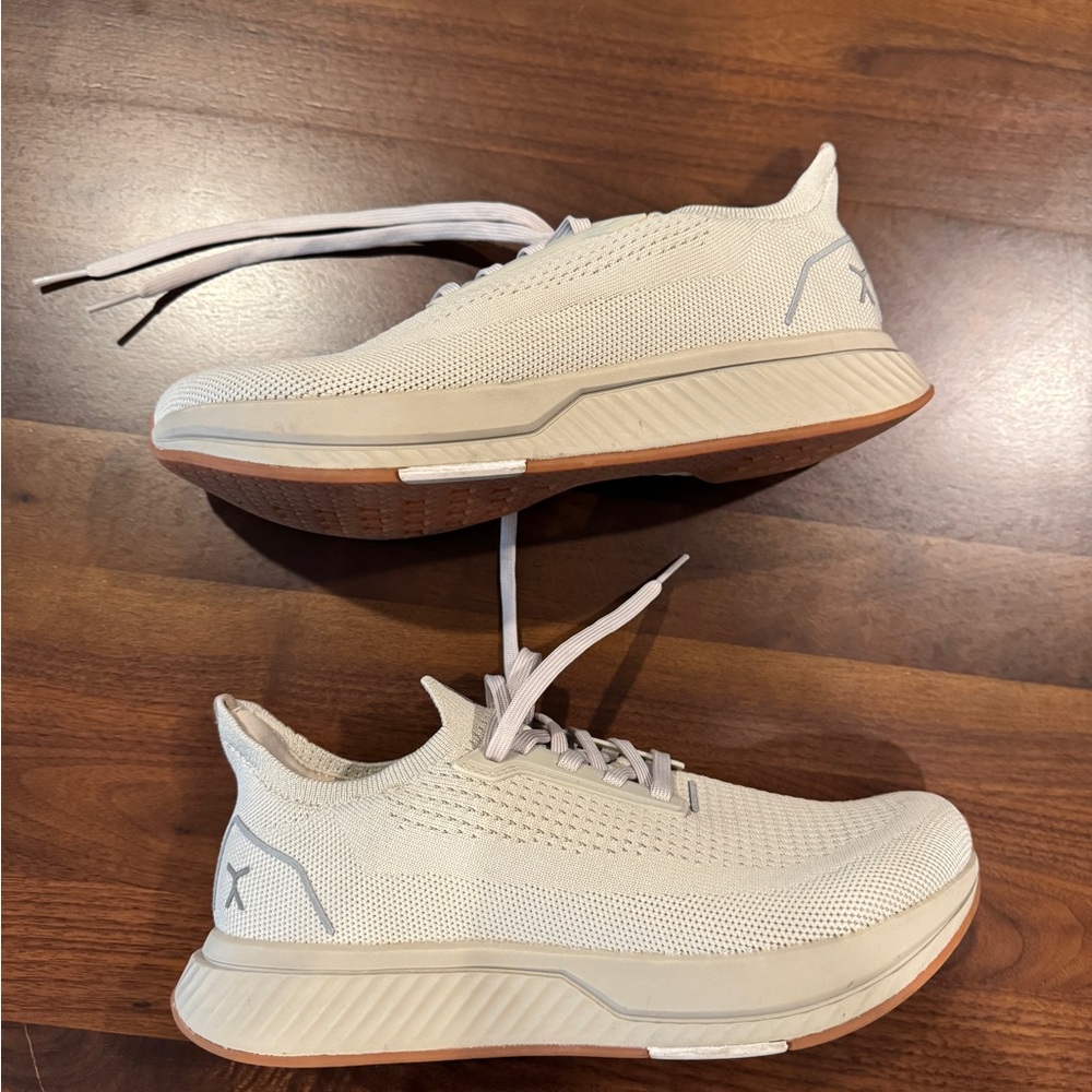 Flux Adapt Runner Shoes